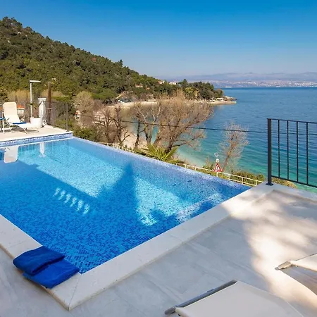 Beautiful In Apartment