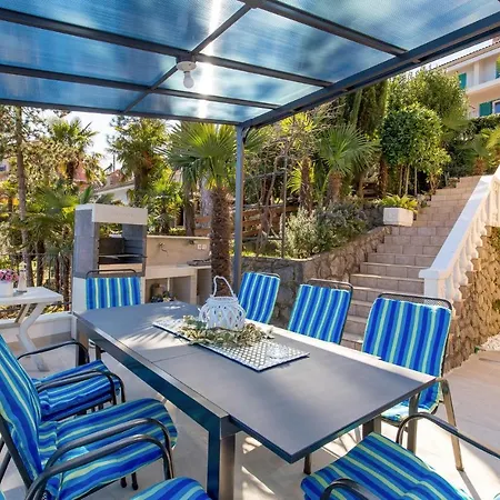 Appartamento In With House Sea View